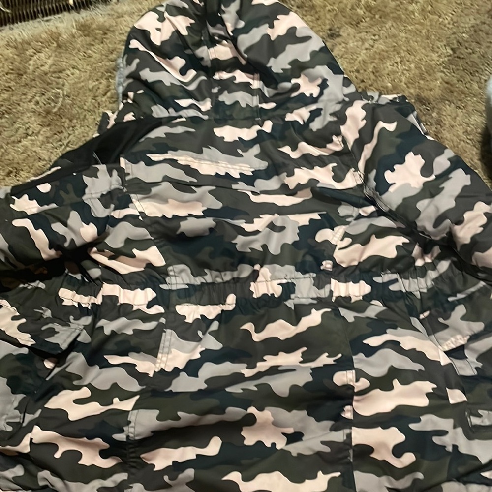 A coat with camouflage for girls 5 to 6
